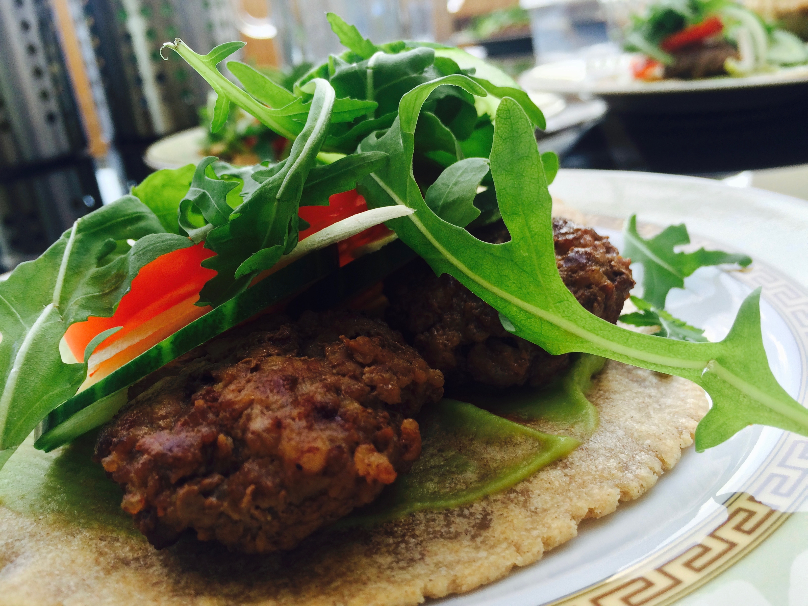 Hamburger na žitné tortille se salátem | recepty podle metabolic balance®