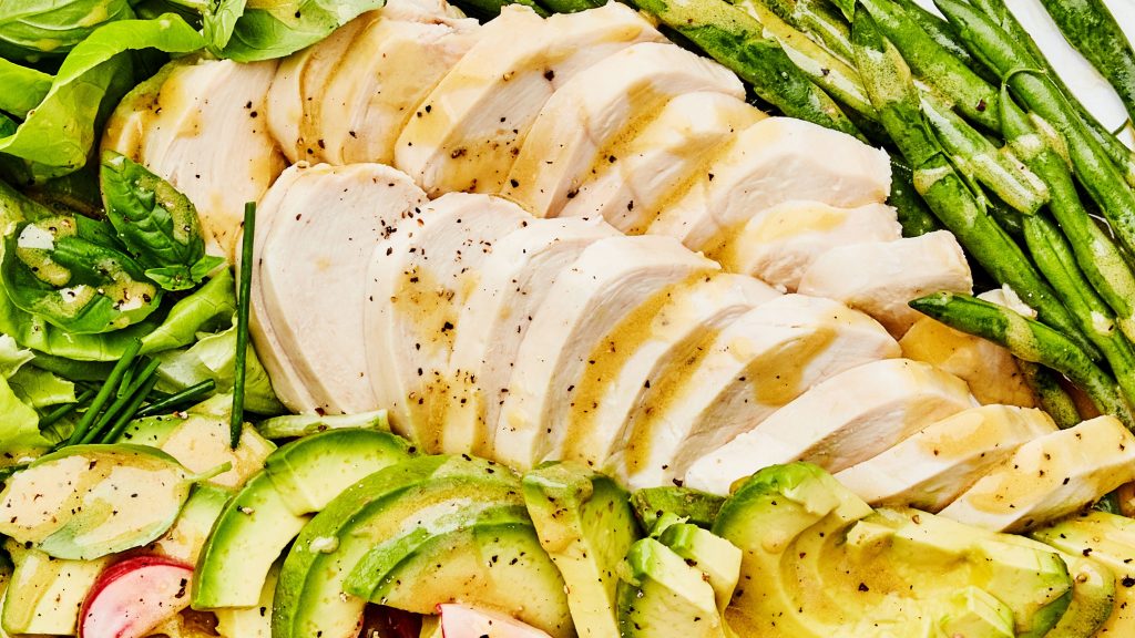 Plátky kuřete se zeleninou nebo salátkem - snídaně Metabolic Balance